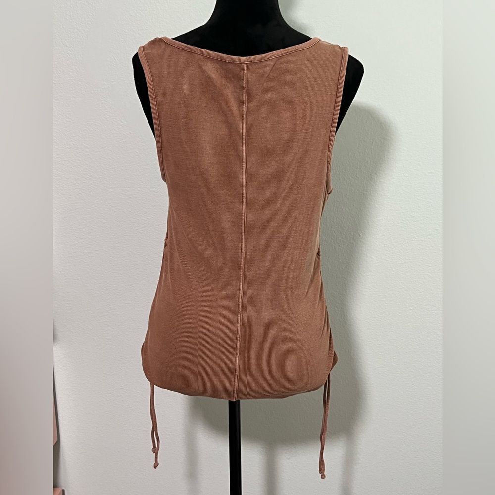 PILCRO Ribbed Ruched Tank Top - L - Picture 6 of 8